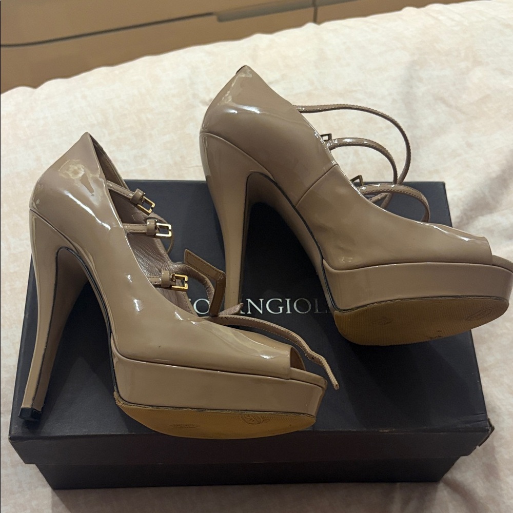 Patent Leather Platform Peep-Toe Pumps in Nude by Gucci - Picture 3 of 6